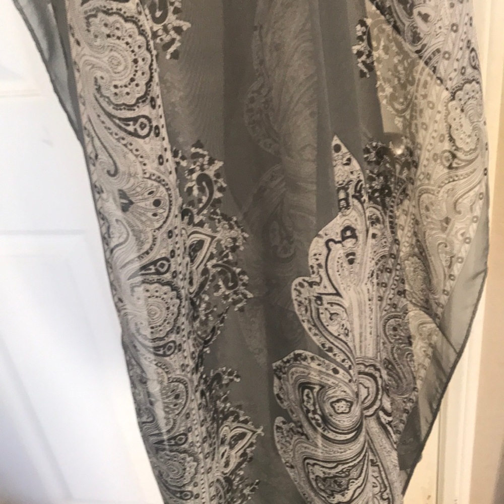 Scarfs - Picture 3 of 4